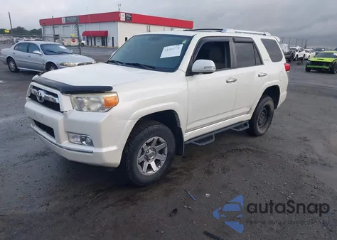 2011 Toyota 4Runner Sr5 V6 z USA, uszkodzony, nr VIN JTEZU5JR6B5022642